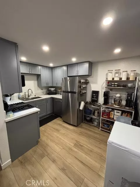 Fontana, CA 92335,8939 Mango I