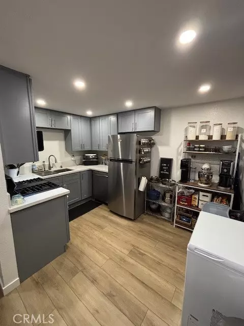 Fontana, CA 92335,8939 Mango I