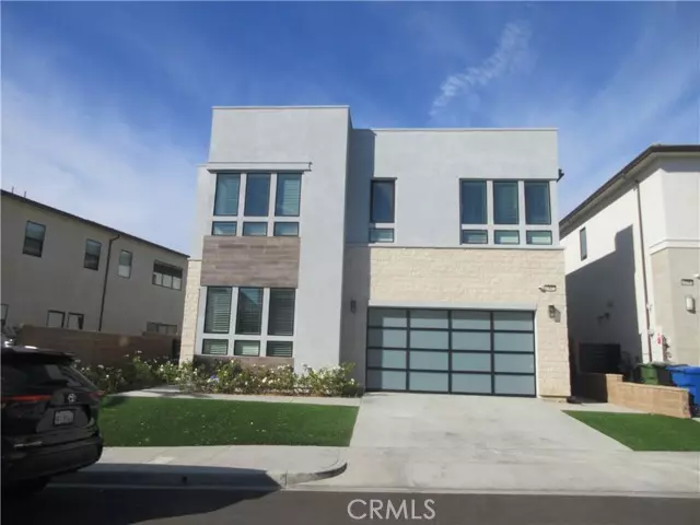 Porter Ranch, CA 91326,20601 W Hummingbird CT