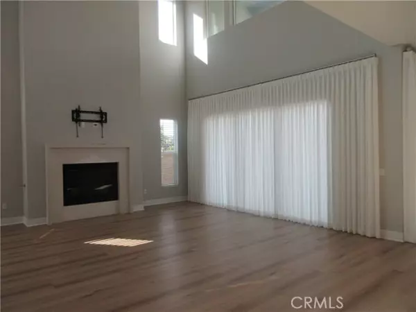 Porter Ranch, CA 91326,20601 W Hummingbird CT