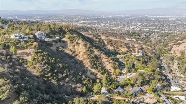 Sherman Oaks, CA 91423,3277 Longridge TER