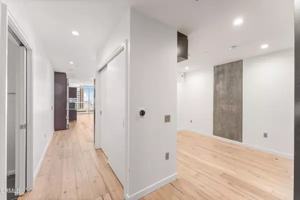 Los Angeles, CA 90015,1155 S Grand AVE 2106