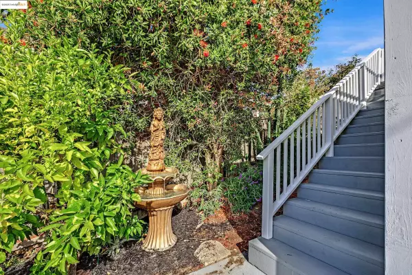 Oakland, CA 94605,7554 Sunkist Dr