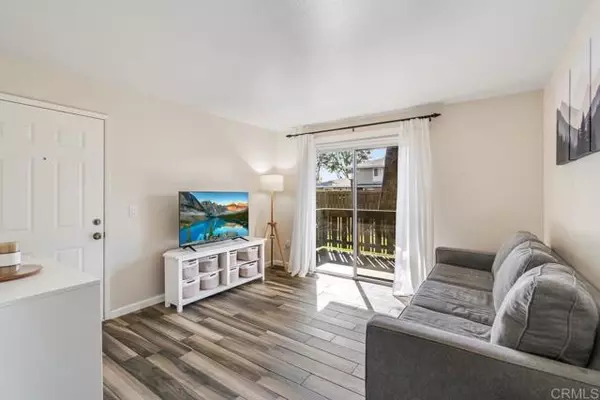 2528 White Oak Place 5, Escondido, CA 92027