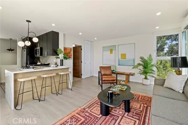 Los Angeles, CA 90068,7010 Loyal TRL