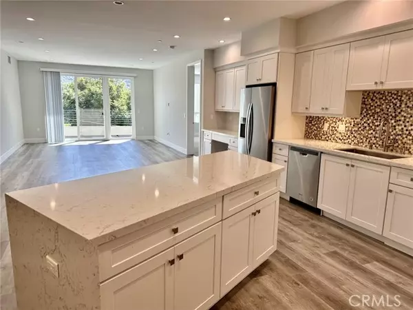 Studio City, CA 91602,10718 Acama ST 203