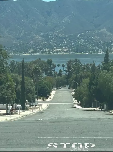 Lake Elsinore, CA 92530,208 North lewis st