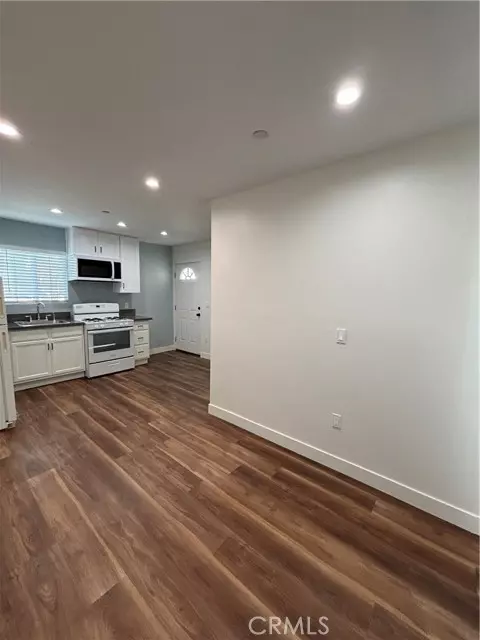 North Hollywood, CA 91605,7331 1/2 Kraft