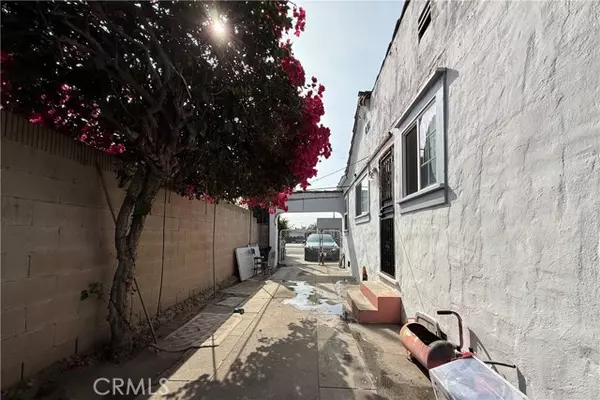 Azusa, CA 91702,739 W 5th