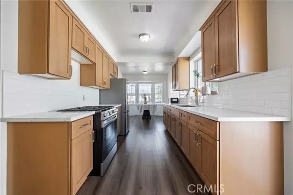 Los Angeles, CA 90002,906 E 87th ST