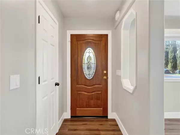 Clearlake, CA 95422,6890 Meadowbrook