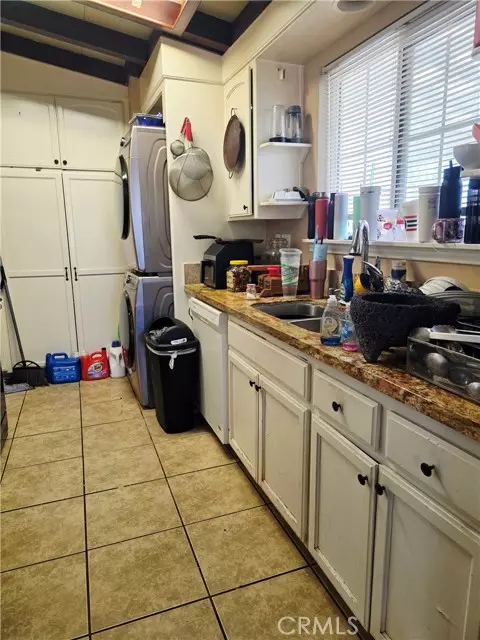 Lancaster, CA 93534,44131 Elm