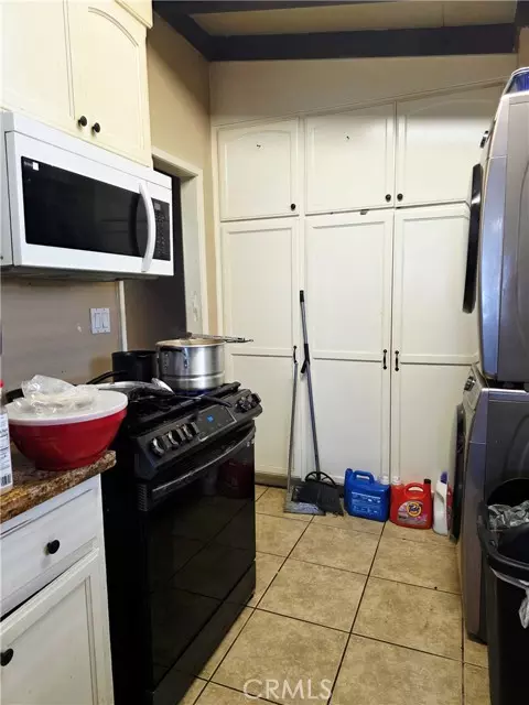 Lancaster, CA 93534,44131 Elm