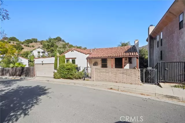 Los Angeles, CA 90068,3272 Craig DR