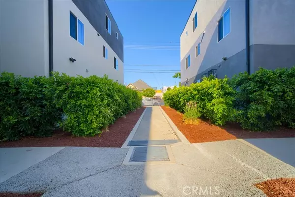 1427 S New Hampshire AVE, Los Angeles, CA 90006