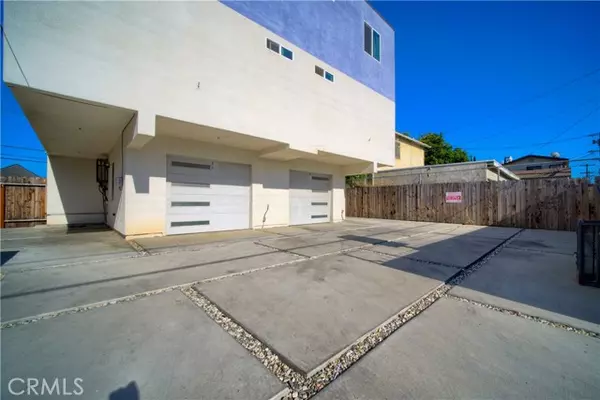 Los Angeles, CA 90006,1427 S New Hampshire AVE