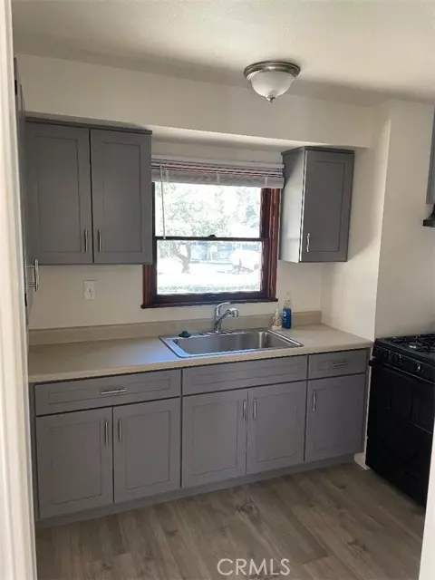 Crestline, CA 92325,23689 Manzanita 3