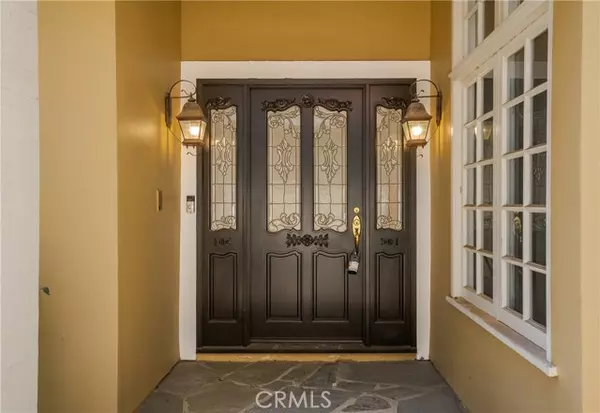 Huntington Beach, CA 92648,19371 Woodlands