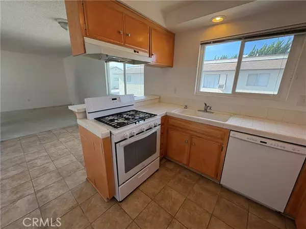 Huntington Beach, CA 92647,17061 Evergreen CIR D