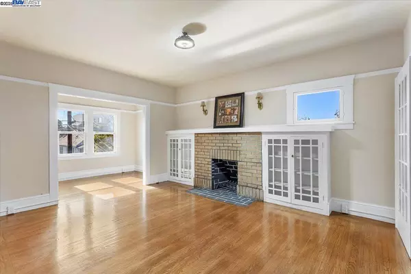 Alameda, CA 94501,629 Santa Clara Ave.