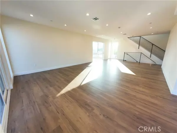 North Hollywood, CA 91606,6628 Camellia AVE 6630