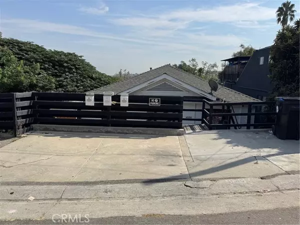 1566 Rollins, Los Angeles, CA 90063