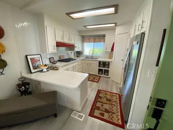 Brea, CA 92821,736 Knoll Lake DR 266