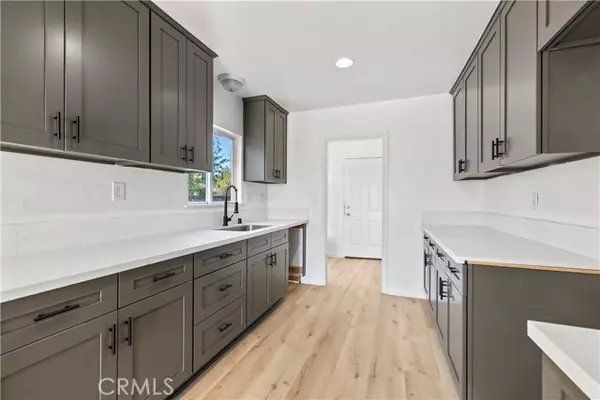 Fontana, CA 92335,18264 Pine