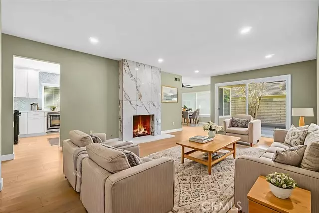 Irvine, CA 92612,8 Dogwood