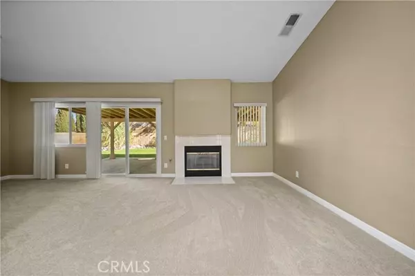 Lancaster, CA 93536,44202 W Halcom