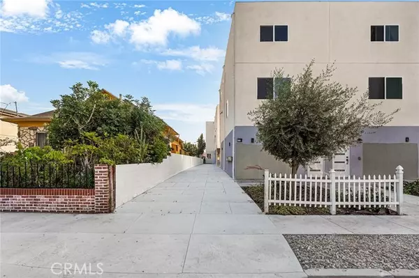 1002 E 33rd ST 3, Los Angeles, CA 90011