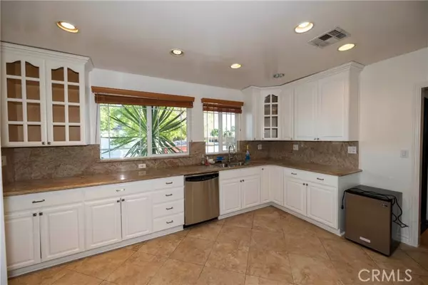 Lake Balboa, CA 91406,7001 Jellico AVE