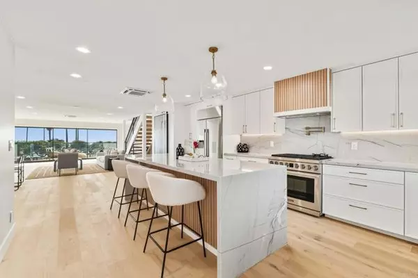 San Diego, CA 92109,2623 Ocean Front WALK