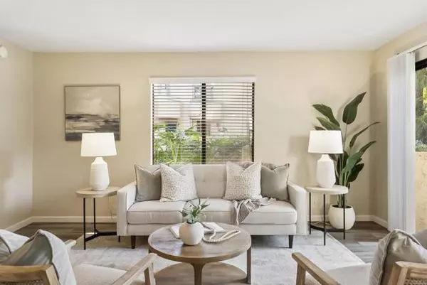 8441 Via Mallorca 76, La Jolla, CA 92037