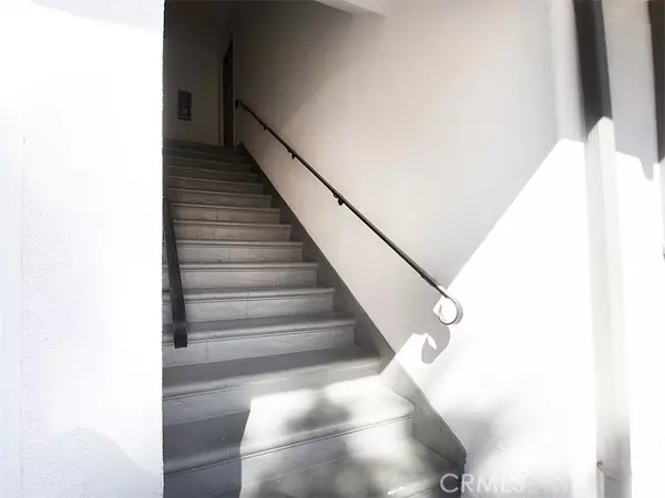 Los Angeles, CA 90068,2027 Vista Del Mar 4