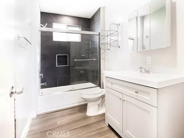 Los Angeles, CA 90068,2027 Vista Del Mar 5