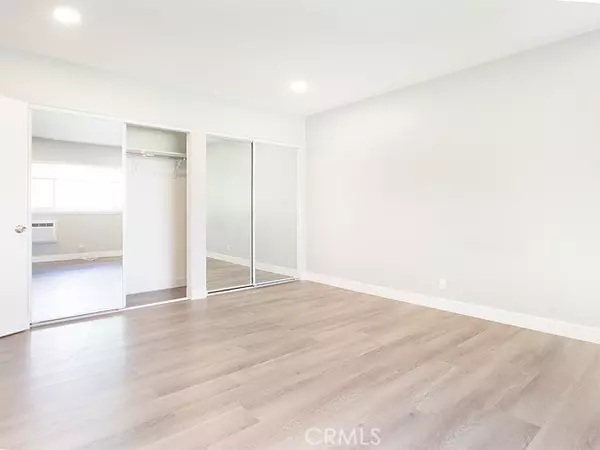 Los Angeles, CA 90068,2027 Vista Del Mar 5