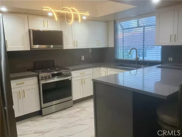 Tarzana, CA 91356,5727 ETIWANDA 3