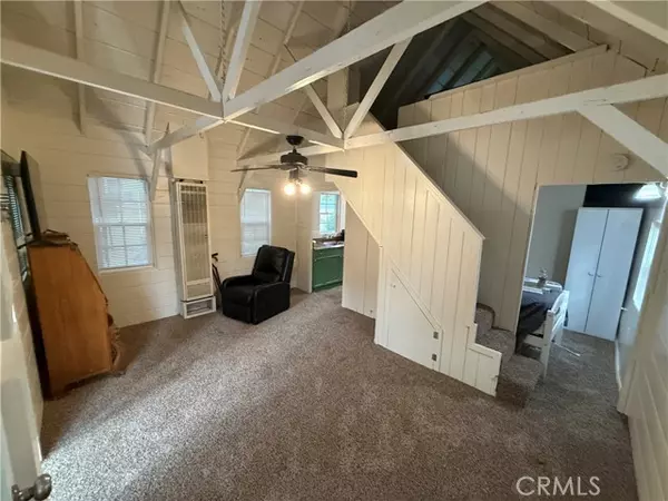 Crestline, CA 92325,369 Log LN