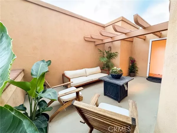 Redondo Beach, CA 90277,214 N Irena B