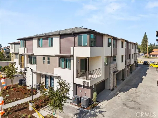 Placentia, CA 92870,1964 Via De La Luna