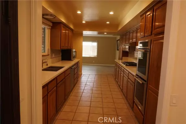 Reseda, CA 91335,7543 Enfield