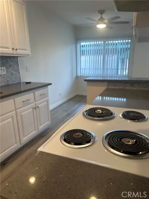 Sherman Oaks, CA 91423,4533 Colbath Avenue 20