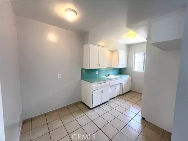 Los Angeles, CA 90044,620 W 82nd ST 3