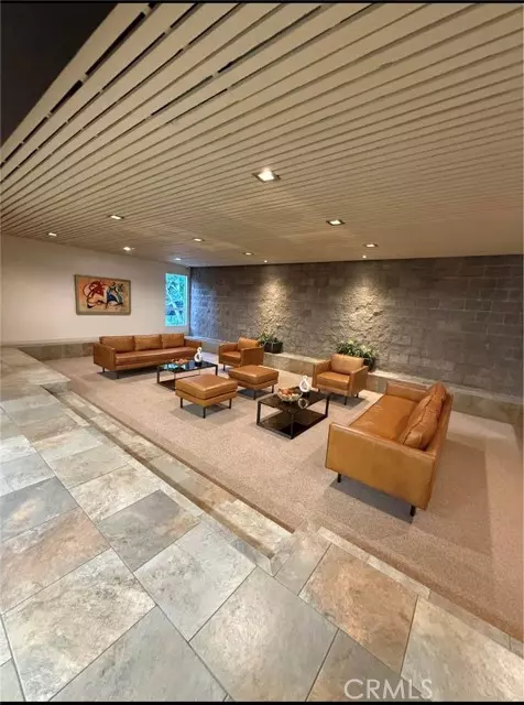 Sherman Oaks, CA 91423,14144 Dickens 101