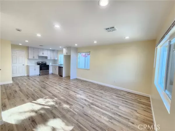 North Hills, CA 91343,16432 Halsted ST