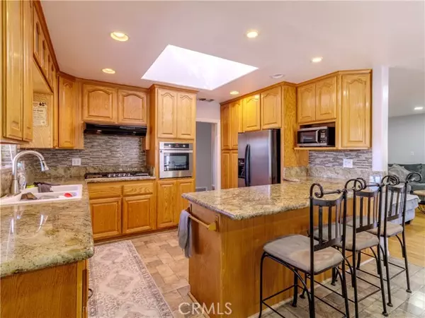 Orange, CA 92867,2033 N Diamond