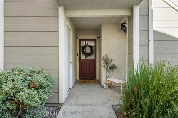 Mission Viejo, CA 92691,26212 Los Viveros 215