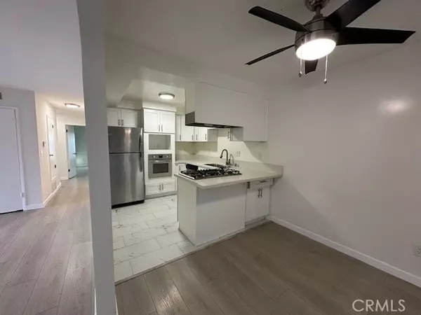 Huntington Beach, CA 92647,17061 Grove CIR A