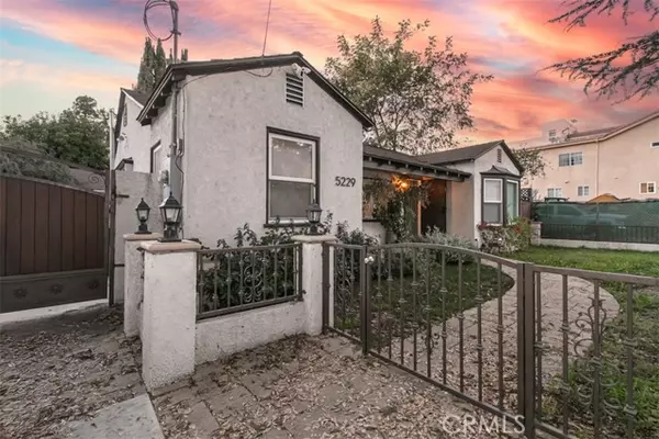 Valley Village, CA 91607,5229 Vantage